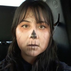 Meet your Posher, Lyticia